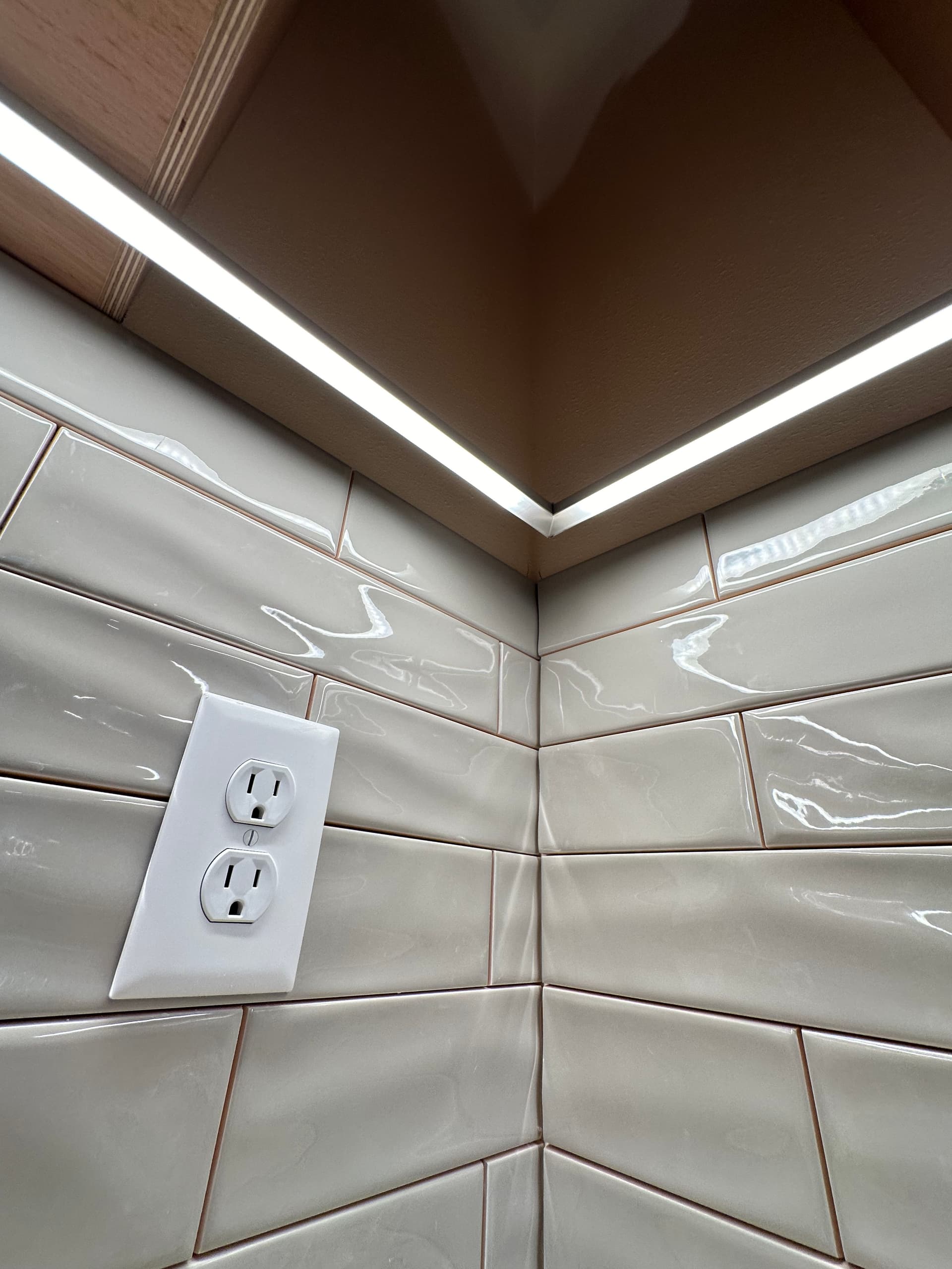 Gallery photos for Under Cabinet Lighting Installation in Modern Kitchen: Image #3