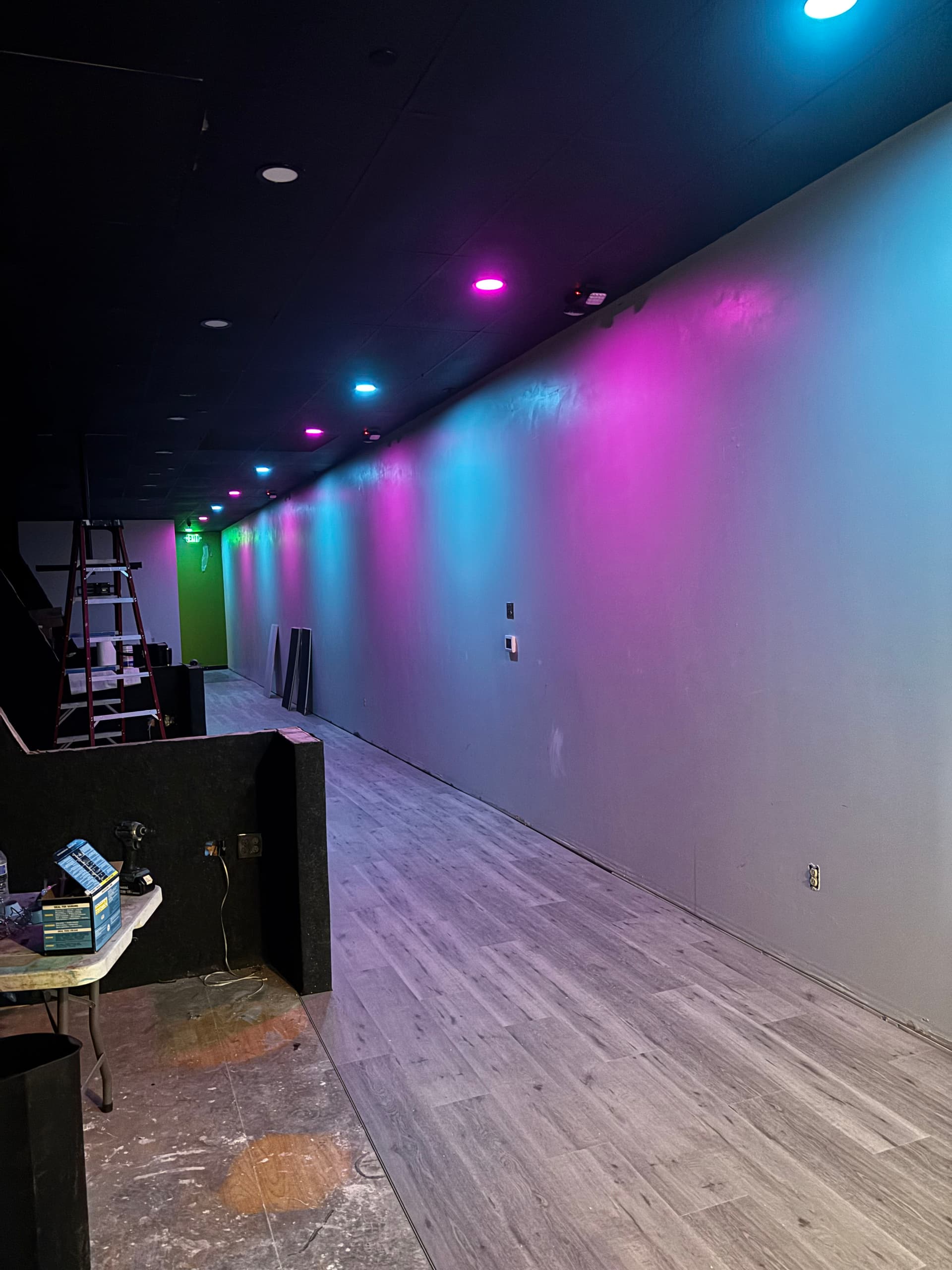 Gallery photos for Dynamic Can Lighting at Back Nine Golf Eugene: Image #1